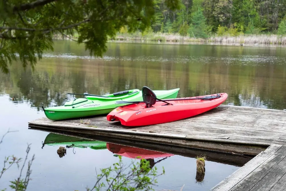 Luxe Riverfront Lodge: Group Wine and Ski Retreats