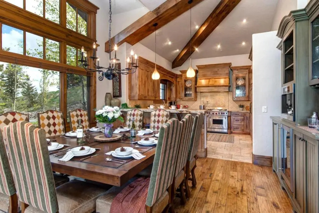 Lookout Drive 5 Bedrooms PLO-6599 by KBM