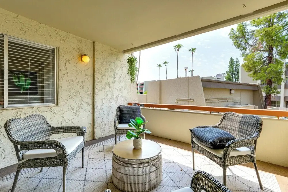 Walkable Old Town Scottsdale Condo: Pool & Hot Tub