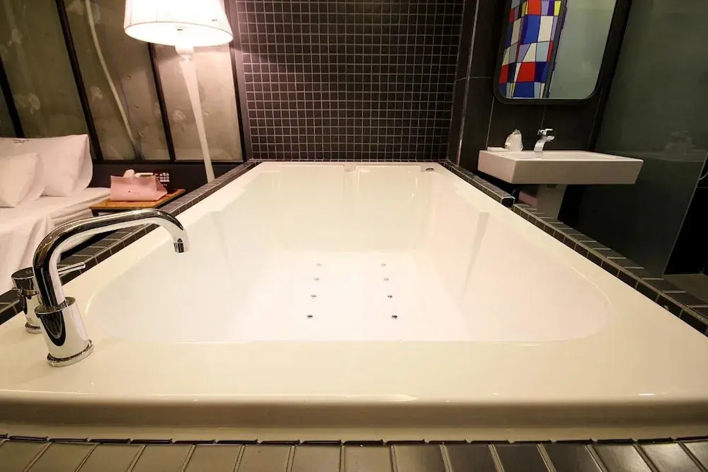 Hotel H2