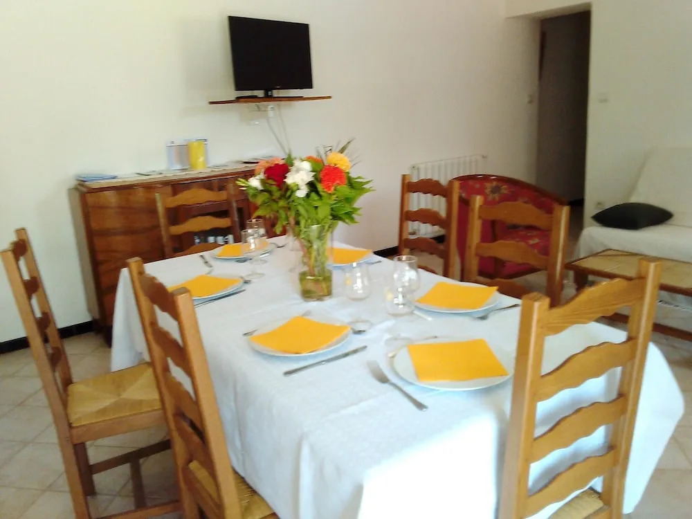 Villa With 2 Bedrooms in Mormoiron, With Private Pool and Furnished Ga