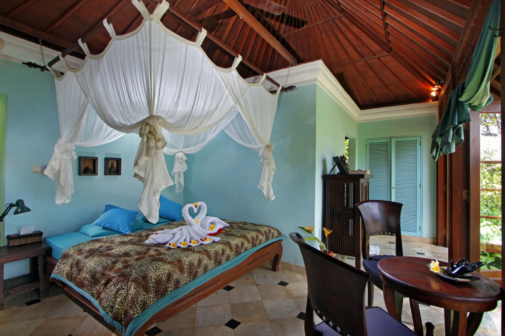 The Mahogany Villa