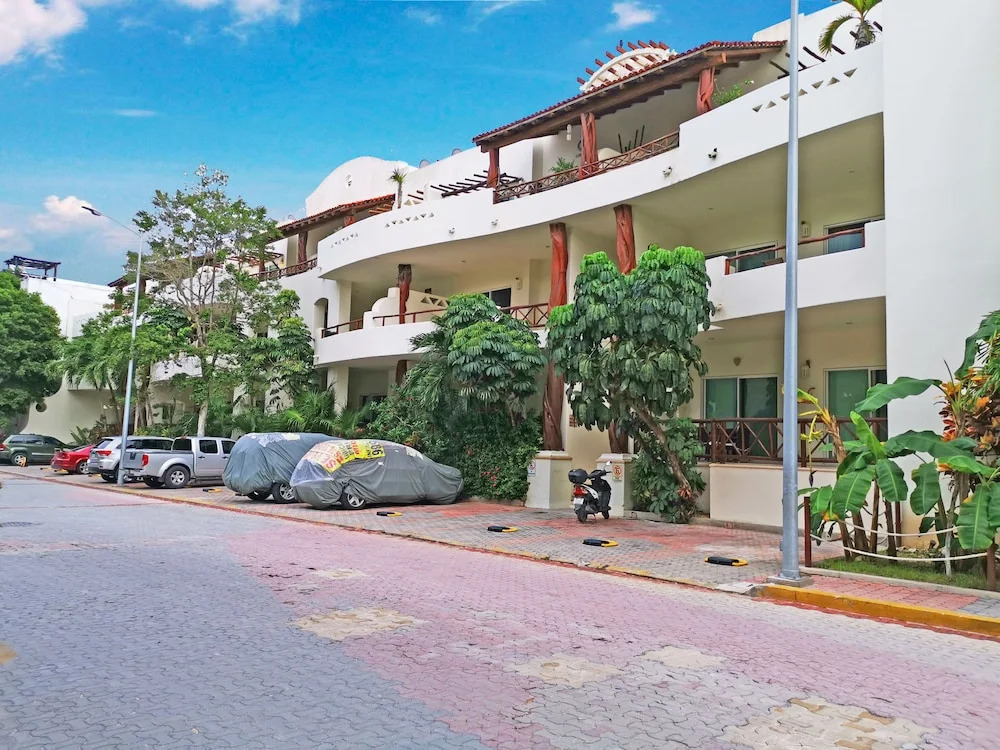 Las Olas 203