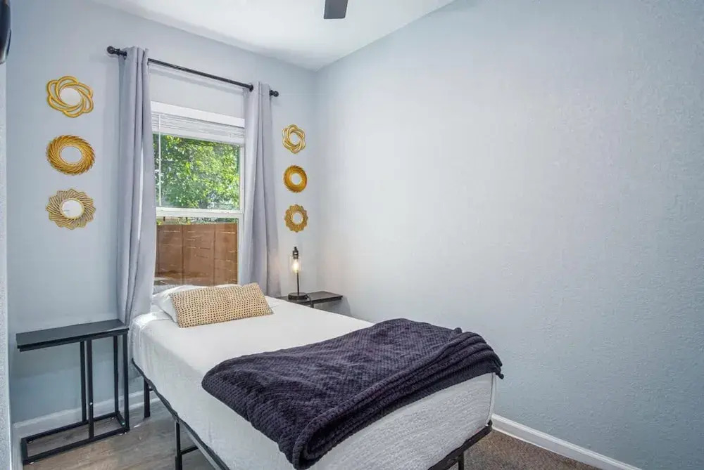 Charming 3br/1ba Close to Vibrant Downtown