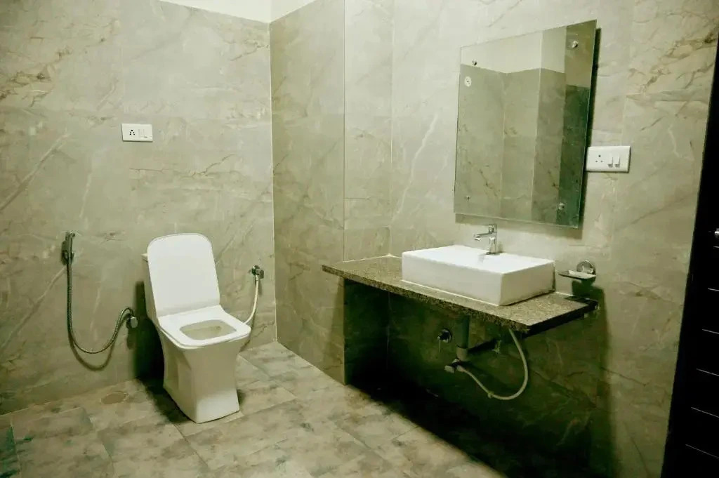 OYO 17284 Hotel Vrindavan Palace