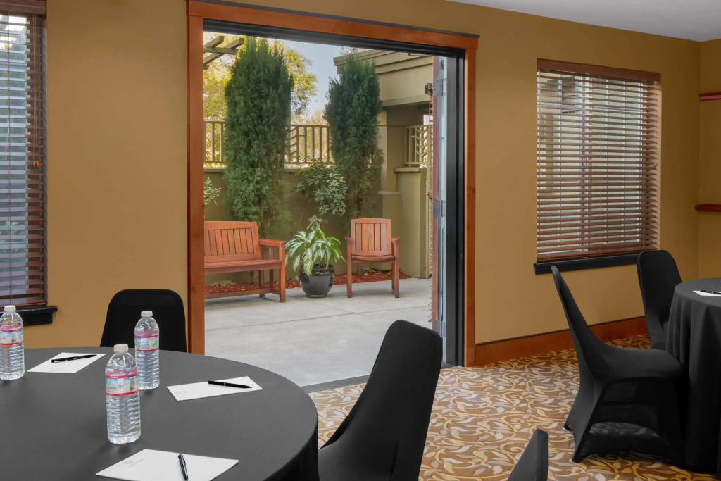 Larkspur Landing Extended Stay Suites Roseville