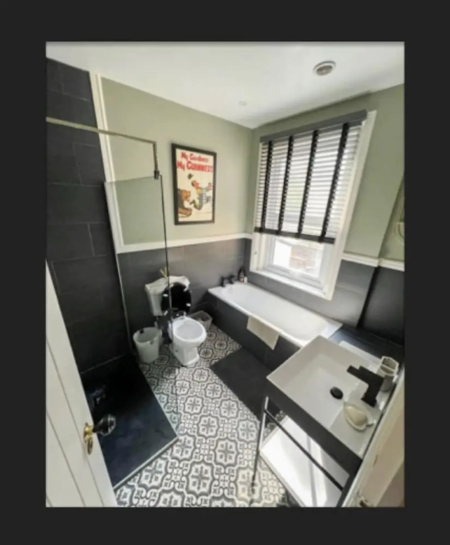 3 Bed Home - Sleeps 6, Garden, Pets and Very Central