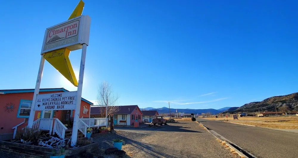 Cimarron Inn & RV Park