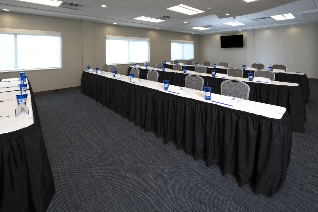 Holiday Inn Express & Suites Alpena - Downtown by IHG