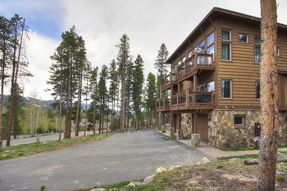 White Cloud Retreat House 4 Bedrooms 3 Bathrooms Townhouse