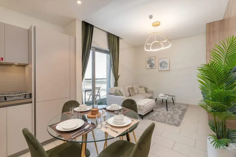 Lavish 2BR Apartment in Sobha Creek Vistas Reserve
