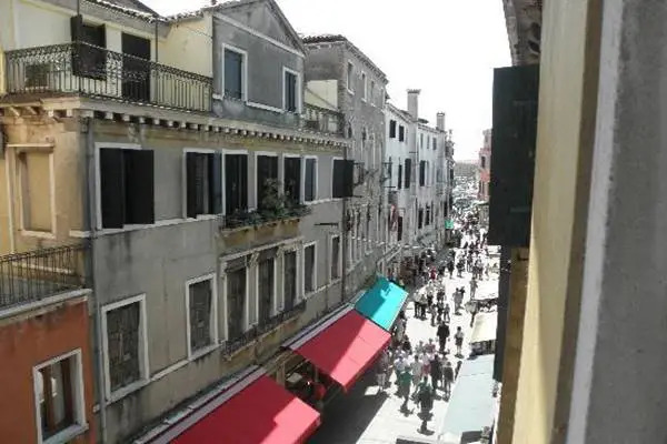 Moderno Hotel