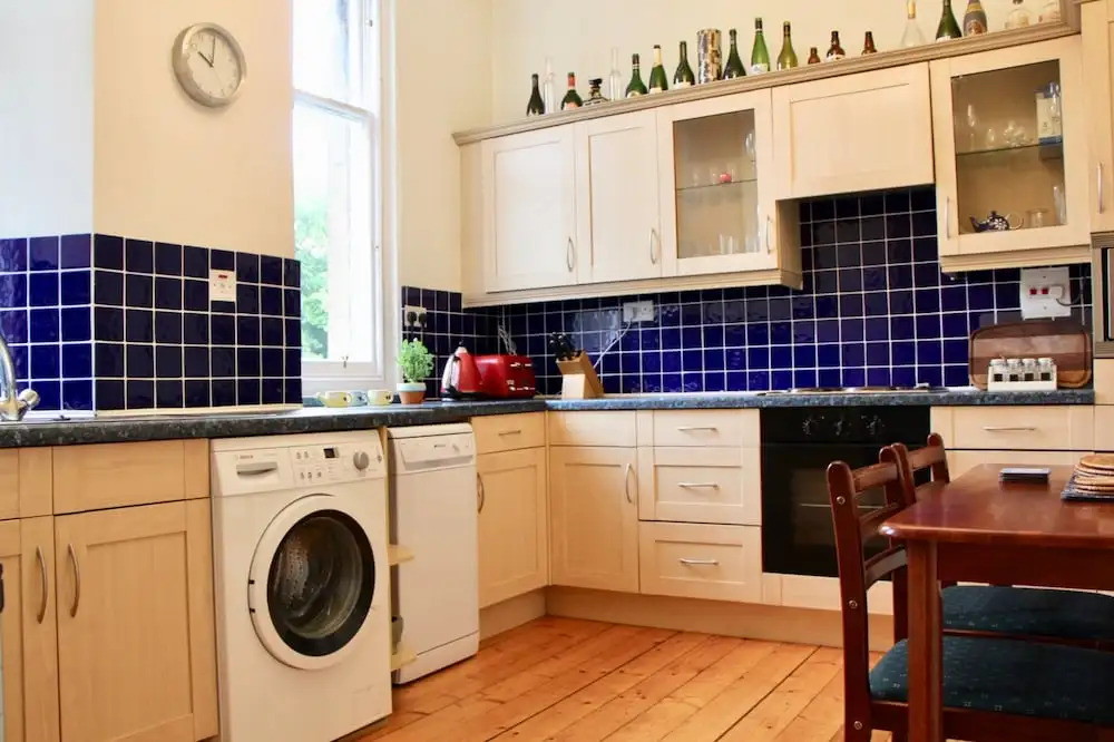2 Bedroom Apartment Near Haymarket
