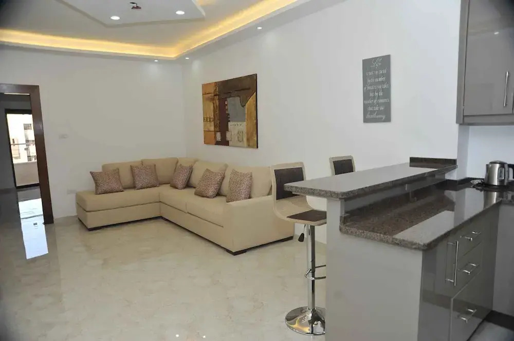 Amazing one Bedroom Apartment in Amman, Elwebdah 4