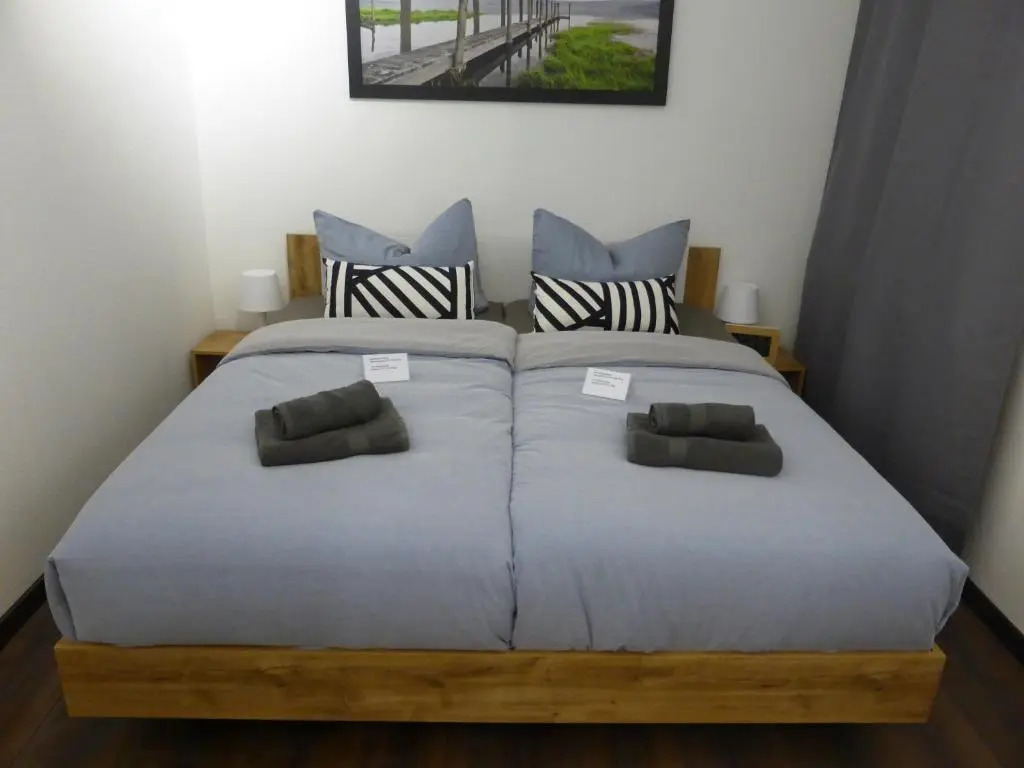 Ferienwohnung Goethe, 2 Schlafzimmer, Nähe Zentrum & Uni, ruhig, free Wifi, kostenloses Parken, Erdgeschoss