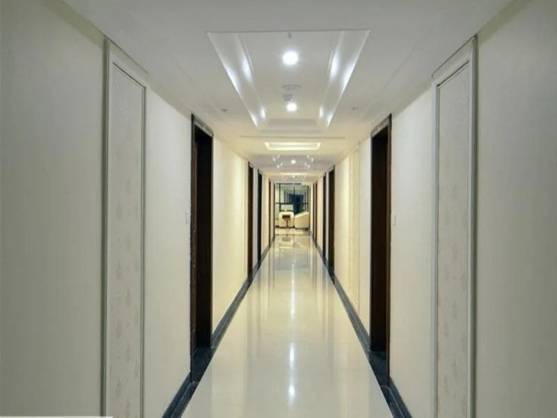 OYO Premium Pal Road