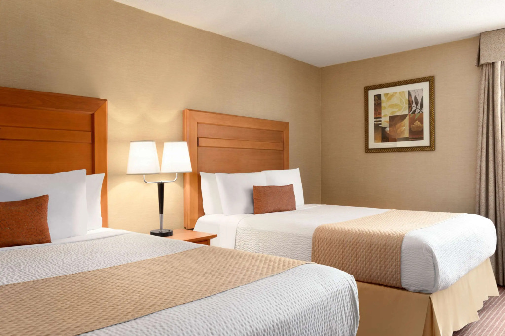 Days Inn by Wyndham Edmonton Downtown