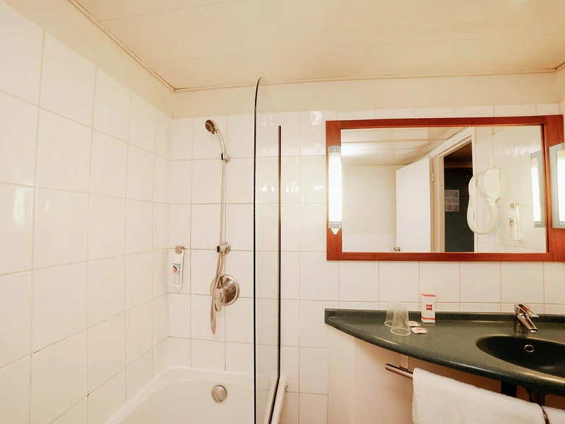 Ibis Lome Centre