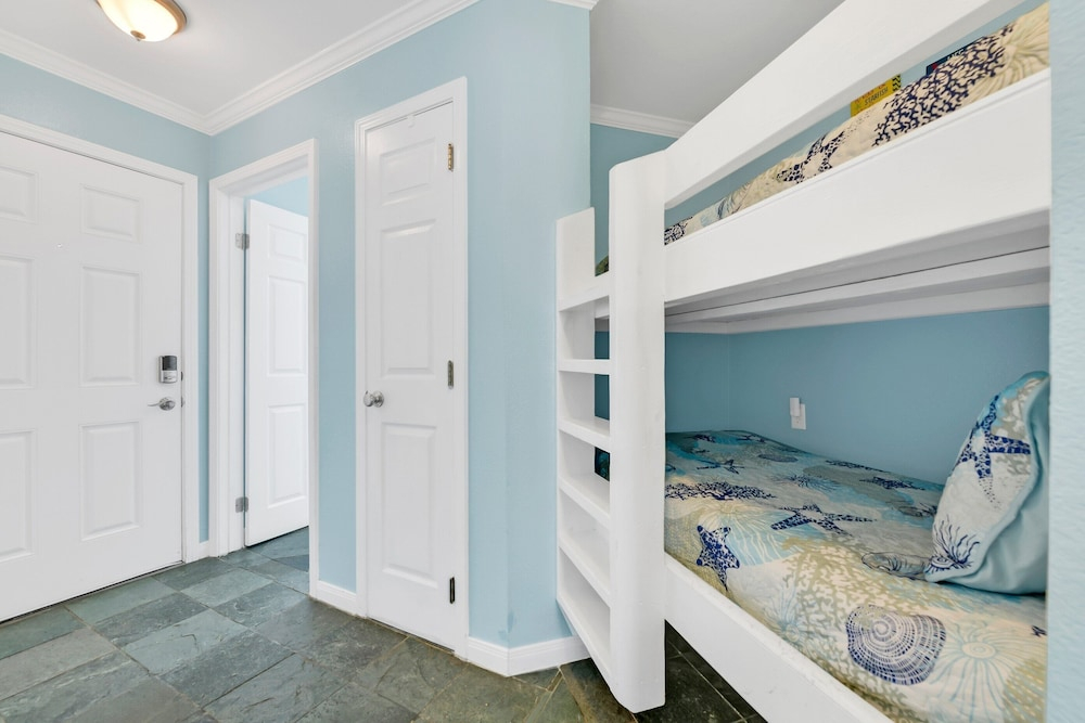 Seascape 1119 1 Bedroom Condo