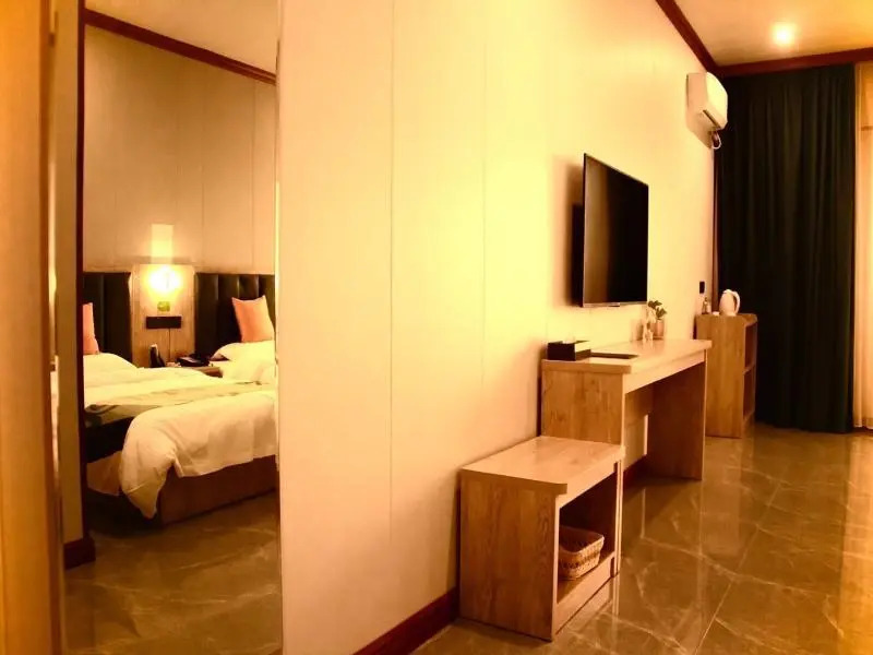 Shell Hotel Guangxi Fangchenggang North High-Speed Railway Station