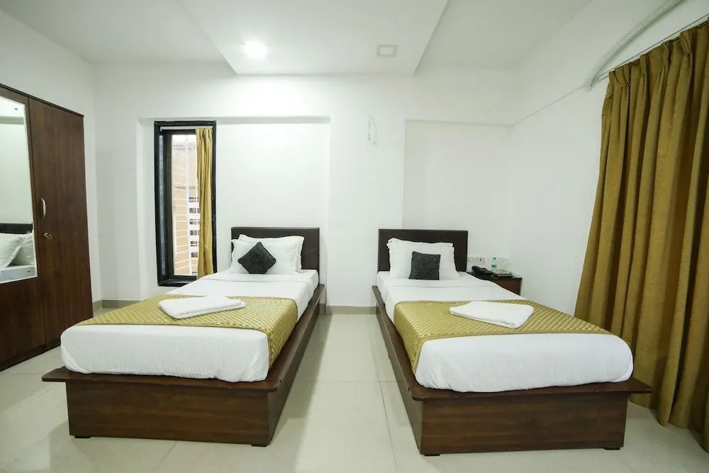 OYO 7150 Apartment Metro View Residency