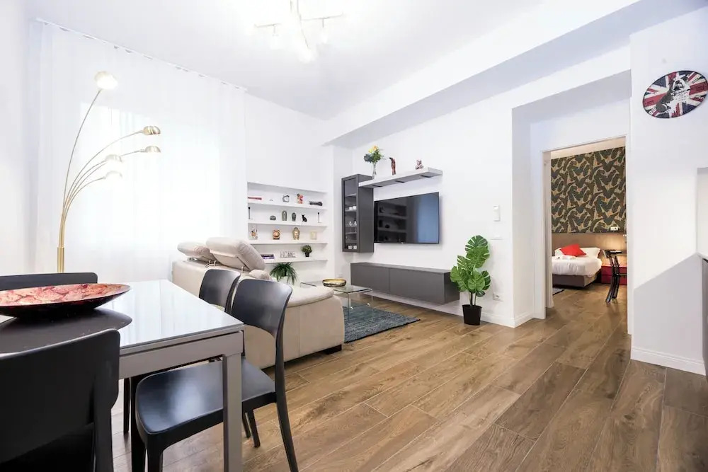 JOIVY Chic apartments in Piazza Dante, Genoa