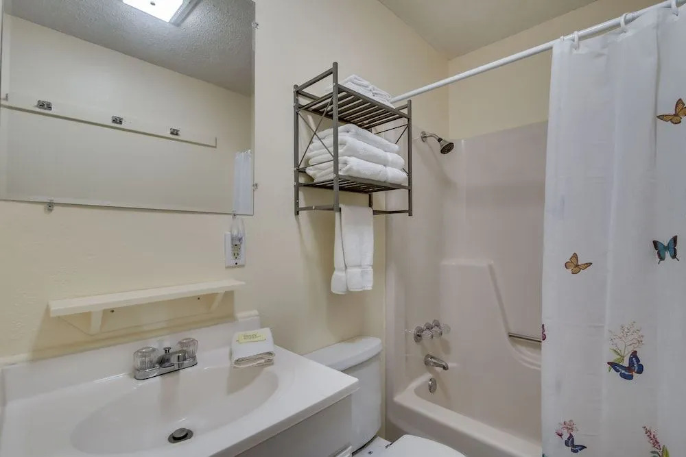 Moonraker #3 - 1 Br Condo