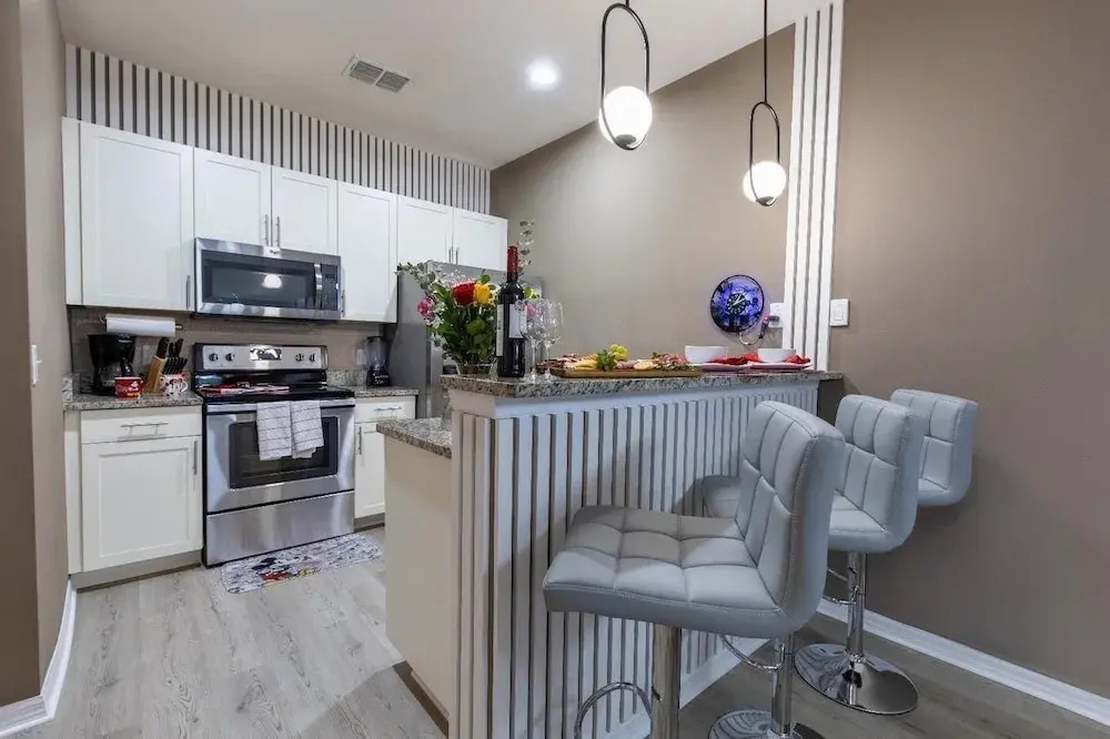 8984 SD - Serene Lucaya Retreat