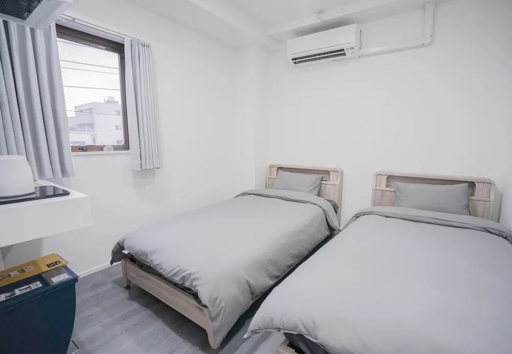 ZAITO Tokyo Yokokawa Economy Inn
