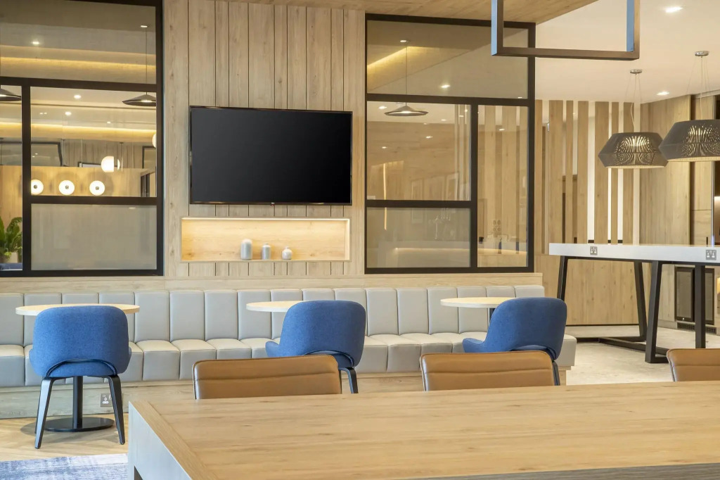 Courtyard by Marriott Inverness Airport