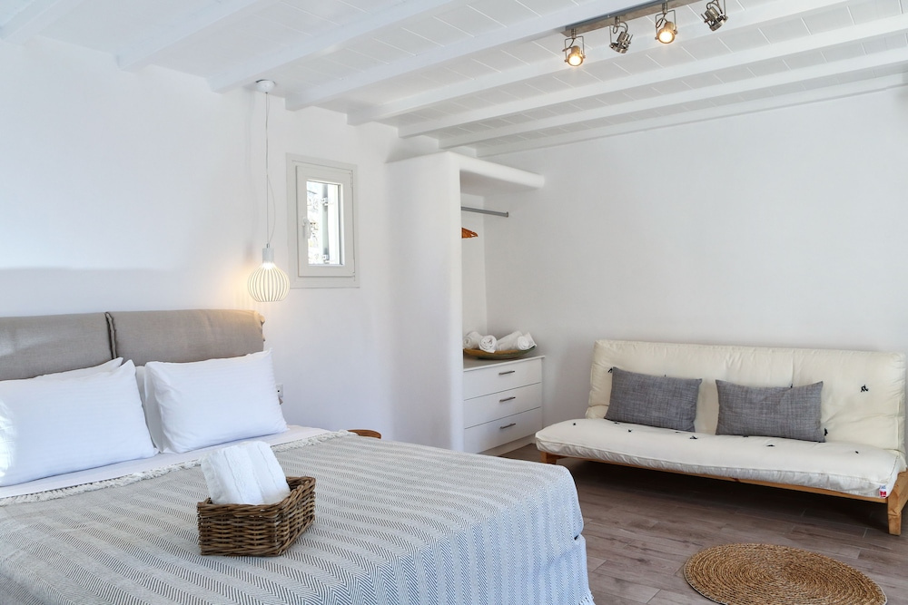 Aelia Mykonos