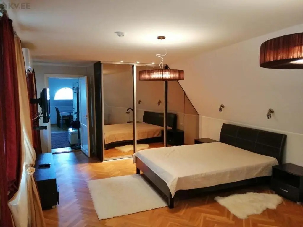 Old Town Apartment, Uus 28