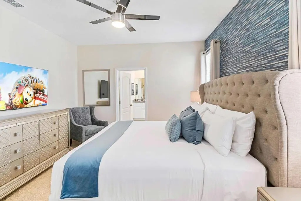 7663 Oakmoss Loop
