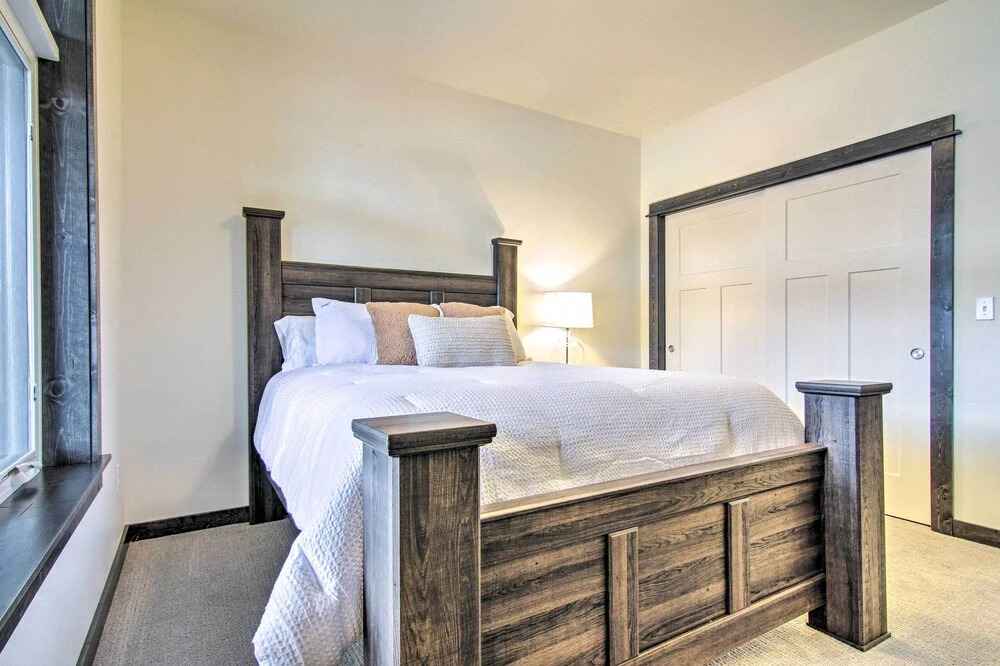 Modern Bozeman Family Townhome w/ Hot Tub!