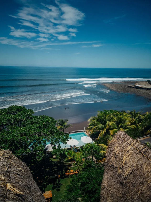Puro Surf Hotel & Performance Academy