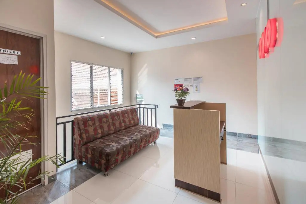 Ichiza Room RedPartner