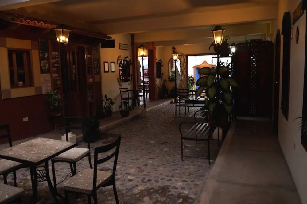 Hotel Plaza Yat Balam