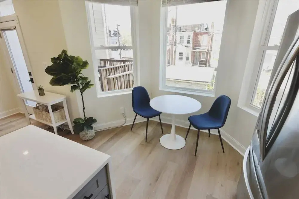 Pristine Petworth Family Home w Street Parking