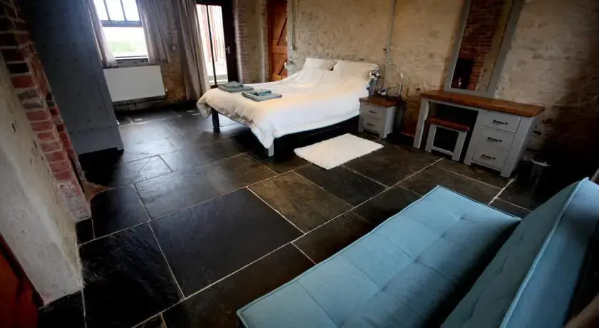 Lower Thurlibeer Holiday Home