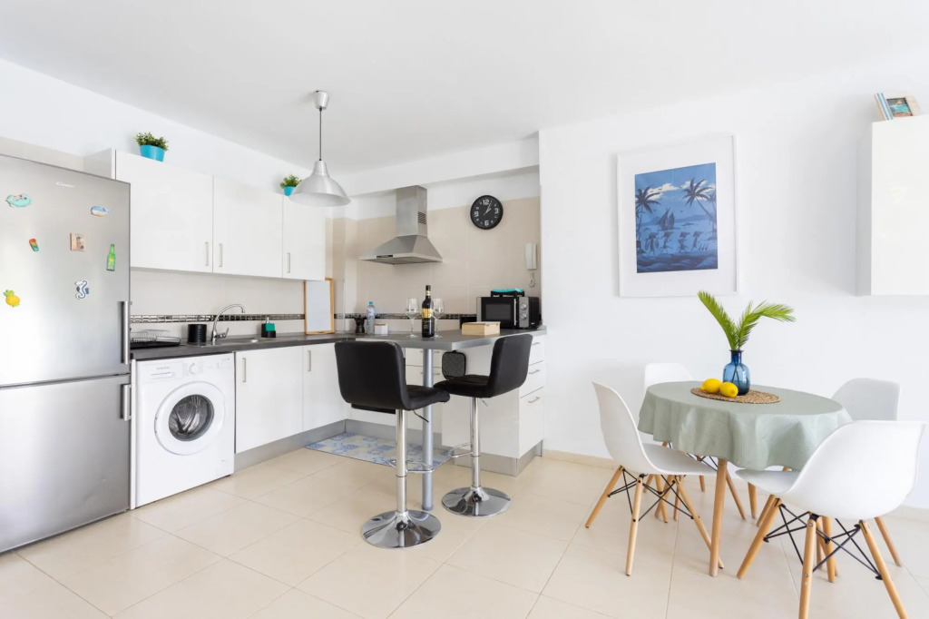 Home2Book Stunning Apartment Bajamar