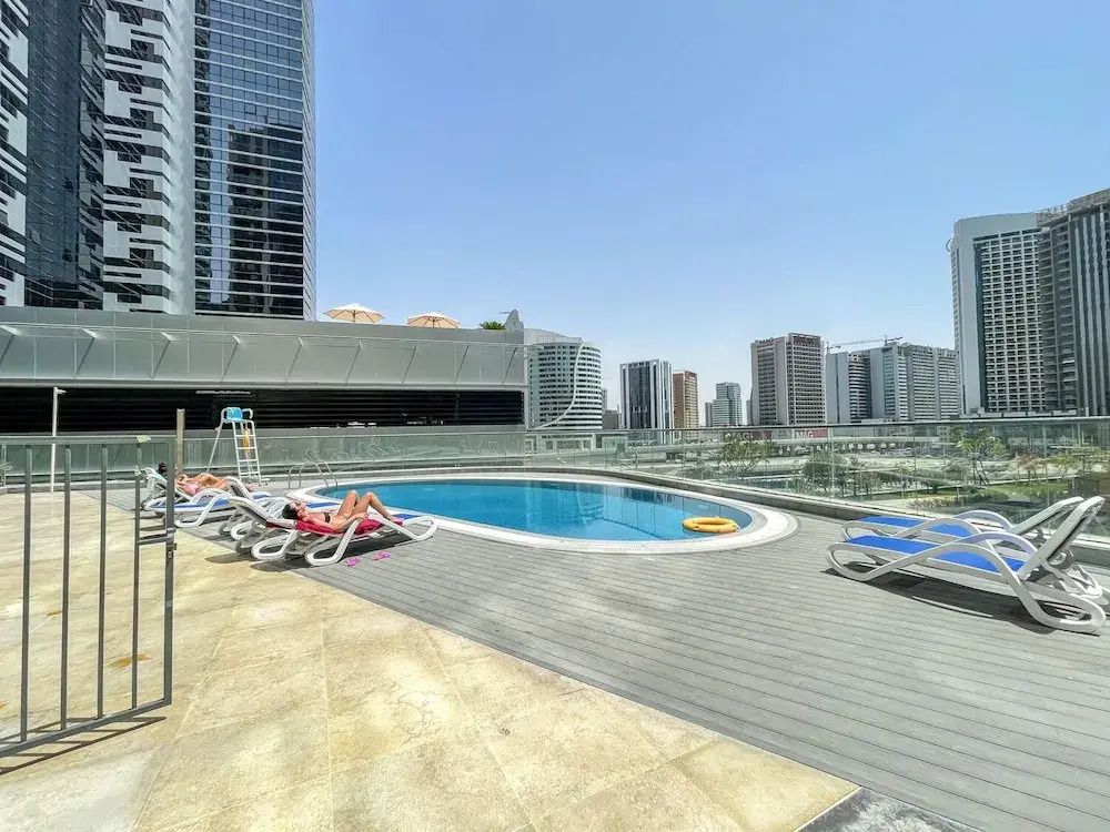 Heaven Crest Vacation Homes Downtown - Studio, 1, & 3 Bedroom Suites 2 minute walk to Dubai Mall and Burj Khalifa