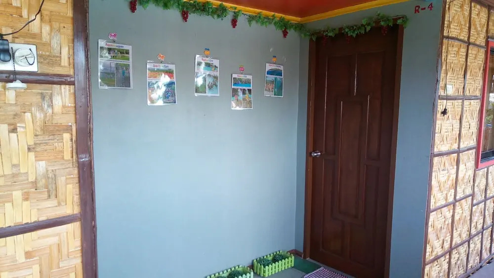 Rjc Hostel And Karaoke Bar