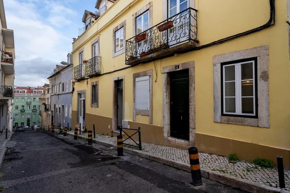 Estrela Patio Apartment by LU Holidays