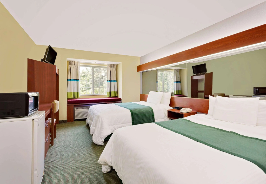 Microtel Inn & Suites by Wyndham Thomasville/High Point/Lexi