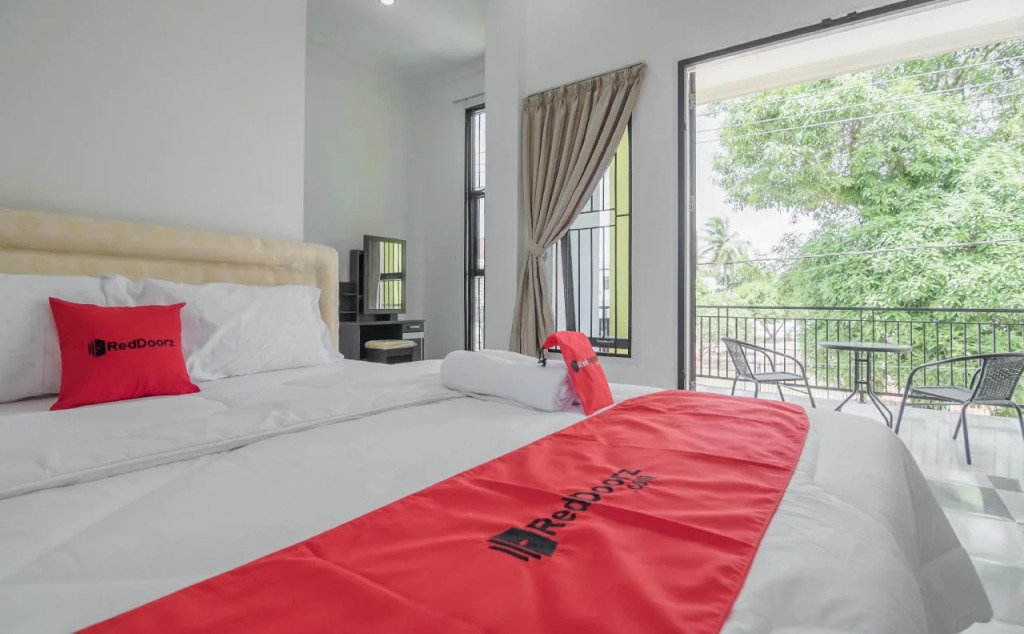Cemara Guesthouse by RedDoorz