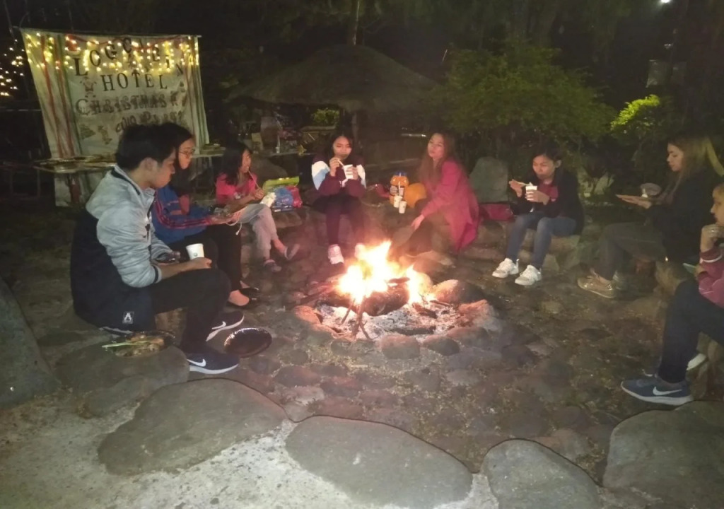 Log Cabin Hotel - Baguio