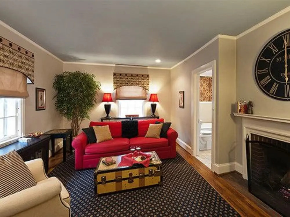 10 Fitch Luxurious Romantic Inn