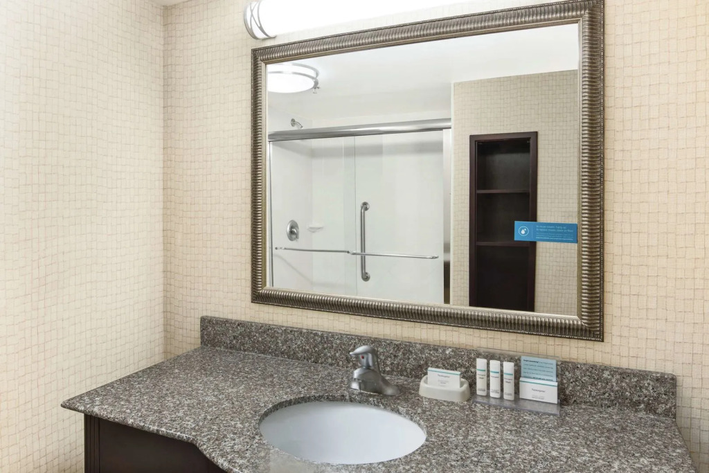Hampton Inn & Suites Savannah-Airport