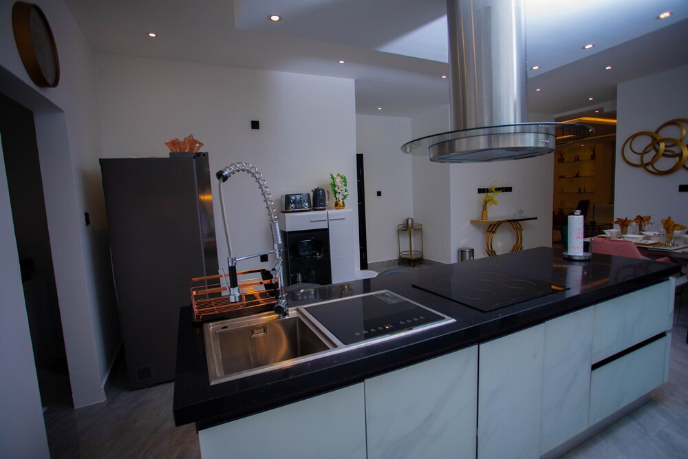 The Pearl Luxury Apartments