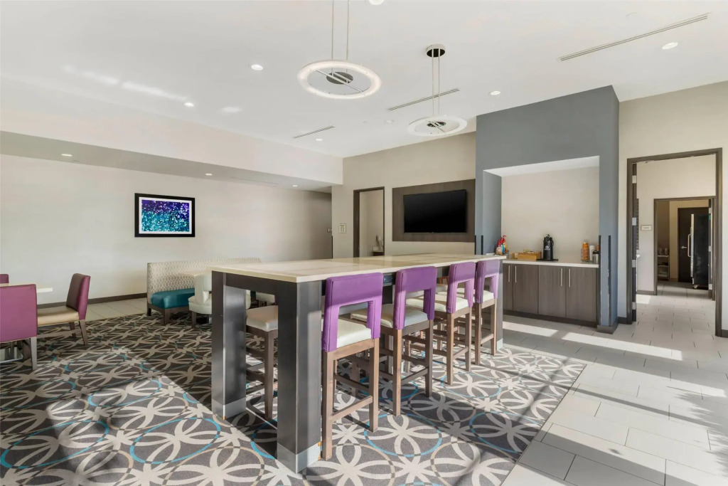 Comfort Inn & Suites
